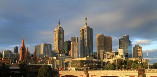 Sensor di Mana-mana, Bayar Pengamen pun Nontunai