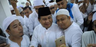 Takbir Jamaah Sambut Prabowo