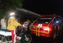 Dua Petugas Damkar Tersengat Aliran Listrik