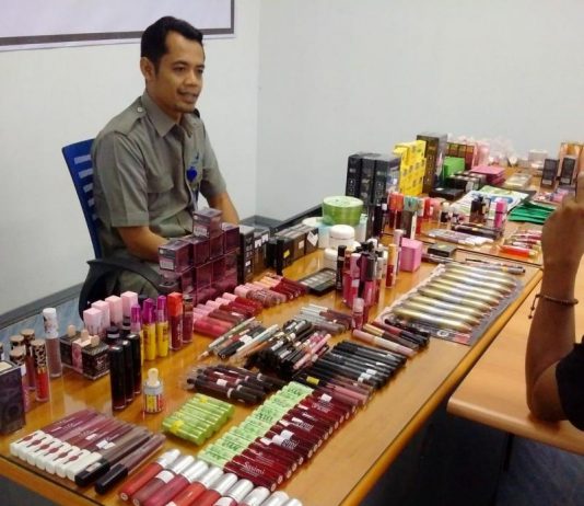 1.456 Kosmetik Kemasan Disita, Kebanyakan Pesan via Online
