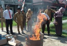 Disdukcapil musnahkan 36.971 keping e-KTP rusak.