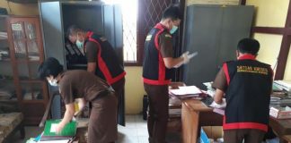 Dugaan Korupsi, Kejari Sintang Geledah SDLB 25 Sintang