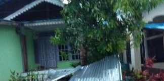 Angin Kencang Menghantam, Puluhan Atap Rumah Warga Terbang