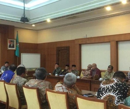 Susun Program Kerja, Kadin Pinta Arahan Gubernur