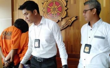 Ditangkap dan Ditembak Usai Mencuri, Sepasang TTM Menangis