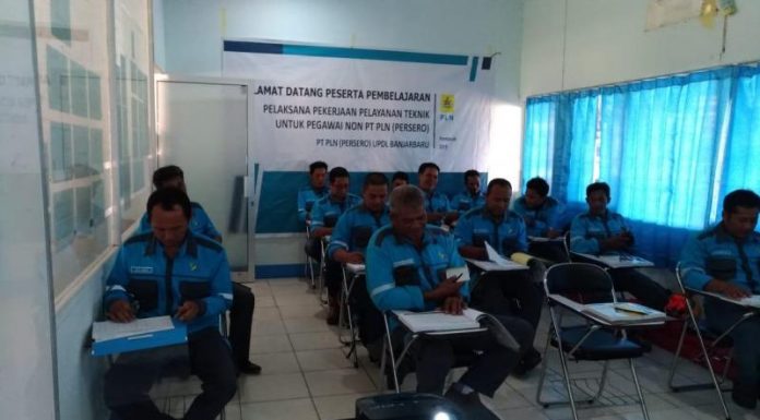 PLN Kalbar Tekan Potensi Kecelakaan Kerja