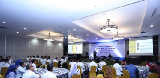 Bedah Buku, PLN Diajak Berpikir Out of The Box