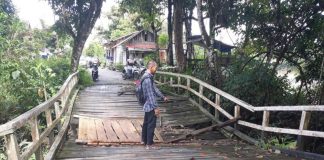 Jembatan Menuju Desa Baru Nyaris Ambruk