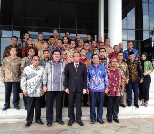 ’Sentil’ Armada Perkebunan Bikin Rusak Jalan