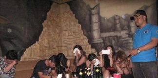 Nihil Tangkapan, Keawalan atau Bocor? RAZIA. BNN Kota Pontianak merazia sejumlah pengunjung dan LC di karaoke Rain, Senin (31/12) malam. Abdul Halikurrahman-RK