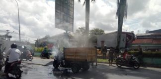 Kendaraan Angkut Sampah Terbakar