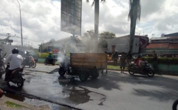 Kendaraan Angkut Sampah Terbakar