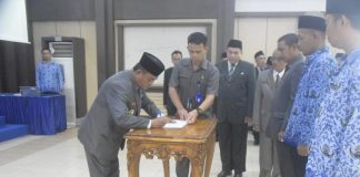 Gidot Lantik 14 Pejabat Administrator dan Pengawas Lingkungan