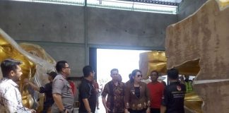 Replika Singa Raksasa Siap Hiasi Kota Singkawang