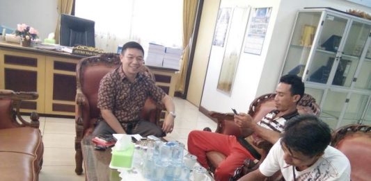 Jalan Berlumpur, Warga Engkudu Ngadu ke Dewan
