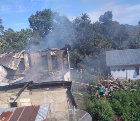 Gipson Sigap Selamatkan Anak dan Istri