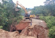 Jembatan Penghubung Kalbar-Kalteng Ambruk