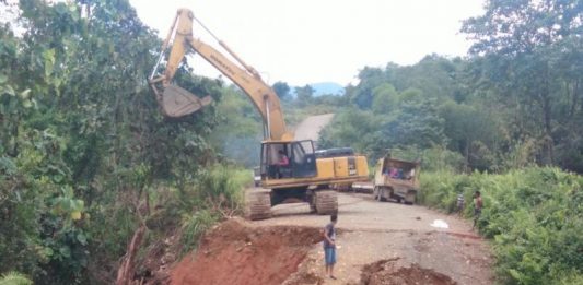 Jembatan Penghubung Kalbar-Kalteng Ambruk