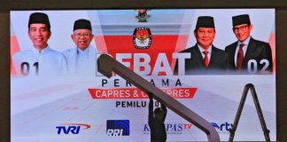 APK Tak Boleh Masuk, Diganti Kipas Tangan