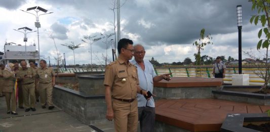 Target Rampung April