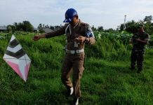 Dirazia, Pemain Layangan Kocar-kacir