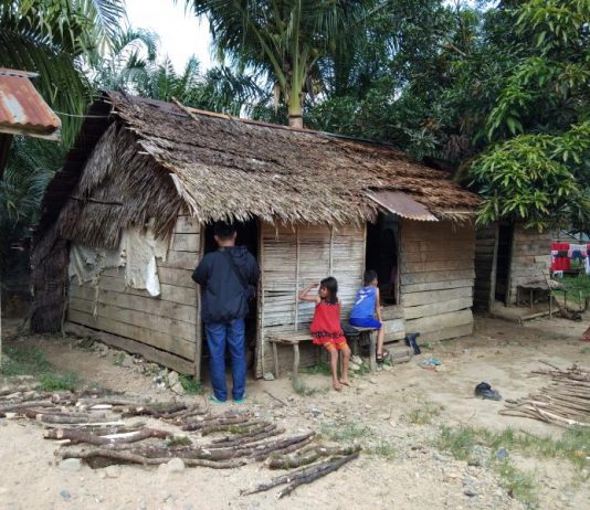 Jauh dari Orangtua, Hidup Mandiri di Gubuk Sederhana