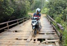 Warga Minta Tingkatkan Jalan dan Jembatan Menuju Sebaju