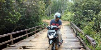 Warga Minta Tingkatkan Jalan dan Jembatan Menuju Sebaju