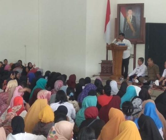 Bupati Citra Naikkan Gaji PTT Kayong Utara Rp300 Ribu