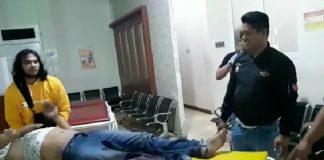 Kado Tahun Baru, Pele Dibuat Pincang