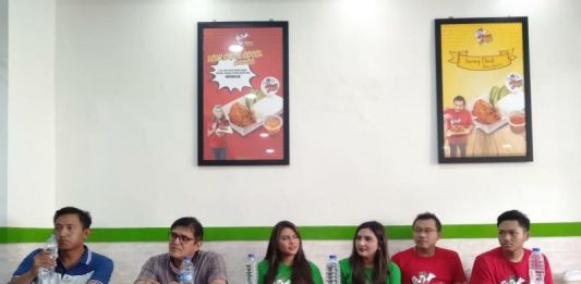 Ayam Asix, Kuliner Sekaligus Wadah Salurkan Hobi Bermusik