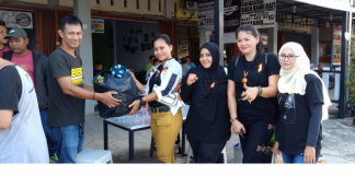 Kelompok Mama Cantik Salurkan Bantuan untuk Korban Banjir