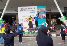 Warga Antusias Ikut Kampanye Sarapan Pagi Bergizi Herbalife