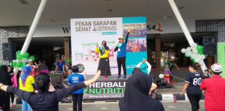 Warga Antusias Ikut Kampanye Sarapan Pagi Bergizi Herbalife