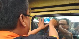 Bawaslu Pontianak Tertibkan APK di Angkutan Umum