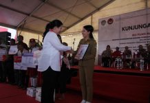 Bangun Monumen Soekarno di Ngabang