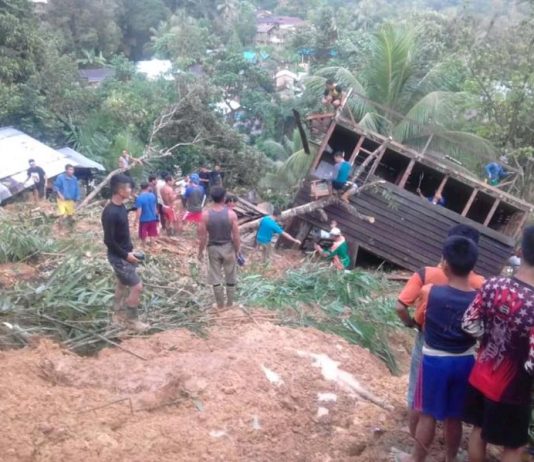 Tiga Anak Tewas Tertimbun Tanah