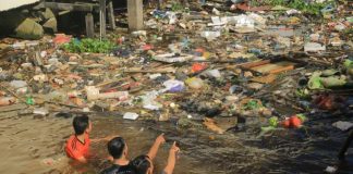 ‘Sayangi Parit Cintai Sungai Kapuas’