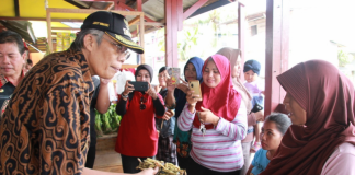 Dinas Diminta Tertibkan Penjual di Luar Pasar