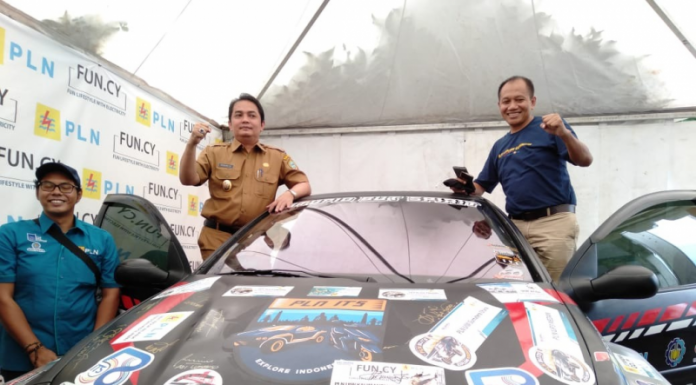 Mobil Listrik Jelajah Tanah Borneo