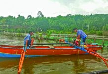 Cinta Mati Sekolah, Tiap Hari Lewati Danau