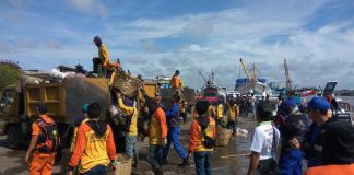 Sungai Kapuas Jadi Bak Sampah