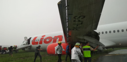 KNKT Investigasi Tergelincirnya JT 174