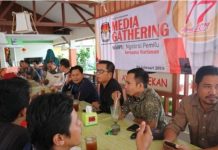 Bahas Pemilu, KPU Singkawang Ngobrol Bareng Wartawan