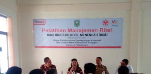 Minta Alfamart Sediakan Tempat Khusus Produk Lokal