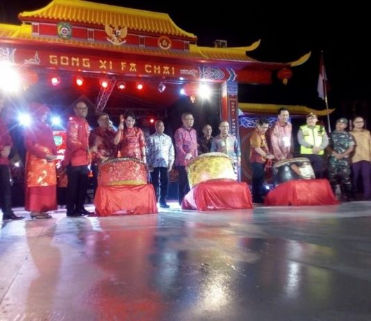 Gubernur Buka Festival Imlek dan Cap Go Meh Singkawang