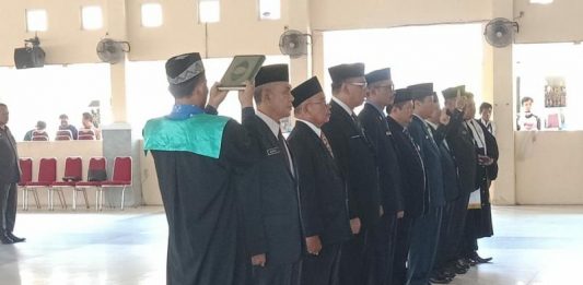 Bupati Melawi Lantik 8 Pejabat Eselon II