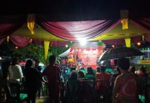 Hujan Lebat Warnai Perayaan Malam Imlek di Sekadau