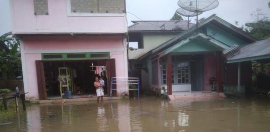 Banjir Setinggi 50 CM Rendam Rumah Warga di Nanga Taman