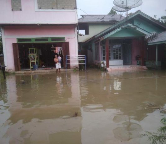 Banjir Setinggi 50 CM Rendam Rumah Warga di Nanga Taman